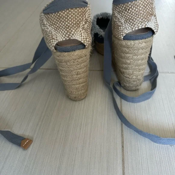 Excellent condition shoes - Picture 2 of 3